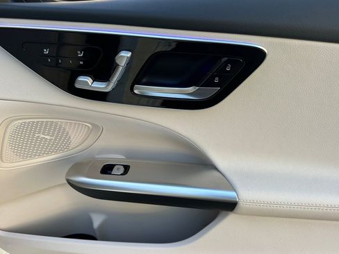 Certified 2025 Mercedes-Benz C 300 4MATIC Sedan image 32