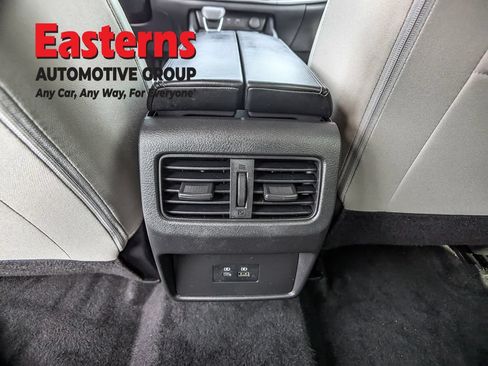 Used 2023 Nissan Rogue SV AWD/4WD image 18