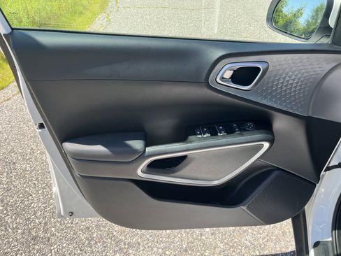 New 2025 Kia Soul LX image 17