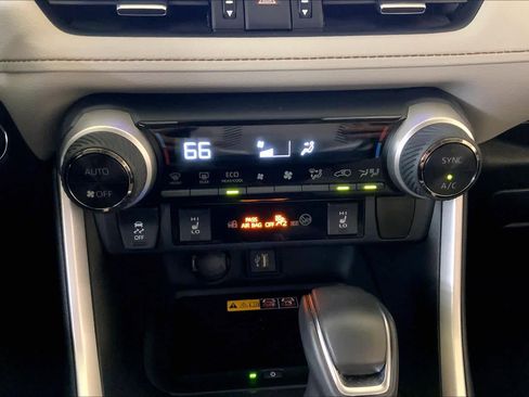 Used 2024 Toyota RAV4 XLE Premium image 34