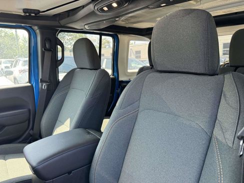 Used 2025 Jeep Wrangler Unlimited Sport AWD/4WD image 25