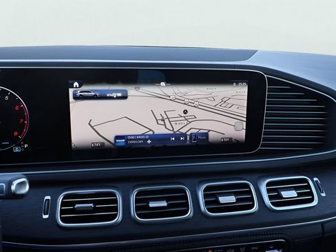 New 2026 Mercedes-Benz GLS 450 4MATIC image 22