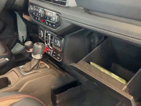 Used 2024 Jeep Wrangler Unlimited Rubicon AWD/4WD image 49