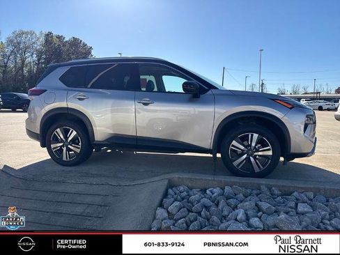 Certified 2025 Nissan Rogue SL w/ SL Premium Package image 6