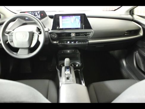 Used 2025 Toyota Prius LE FWD image 14