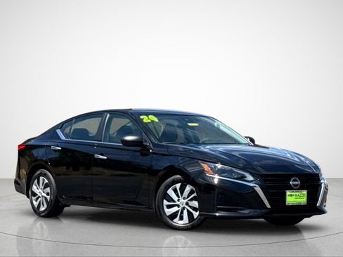 Used 2024 Nissan Altima 2.5 S FWD image 2