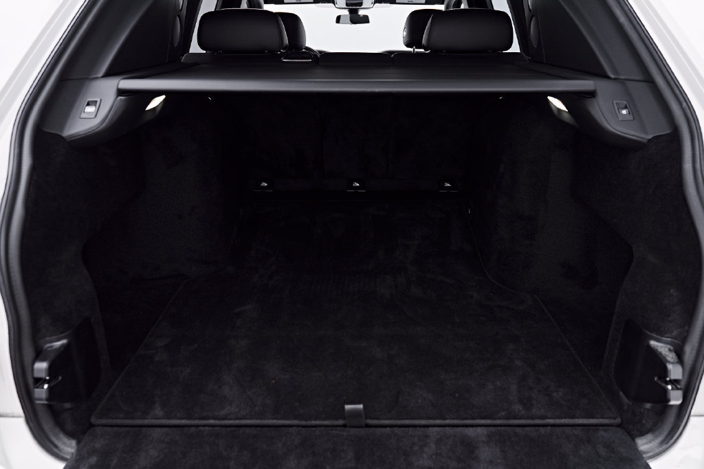 Used 2025 Rolls-Royce Cullinan AWD/4WD image 28
