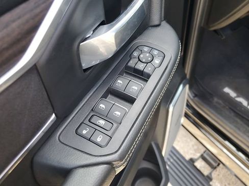New 2025 RAM 3500 Laramie AWD/4WD image 18