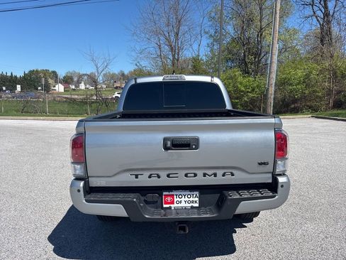 Used 2023 Toyota Tacoma TRD Off-Road w/ Technology Package AWD/4WD image 5