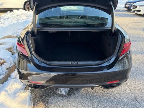 Used 2022 Alfa Romeo Giulia Veloce image 9