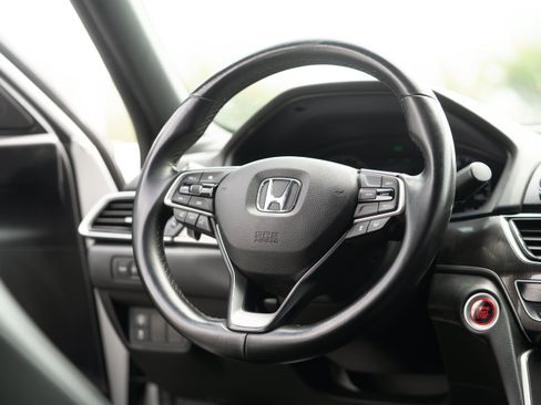 Used 2018 Honda Accord Sport image 18