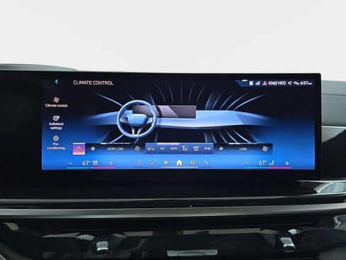 Used 2026 BMW X7 xDrive40i w/ M Sport Package AWD/4WD image 25