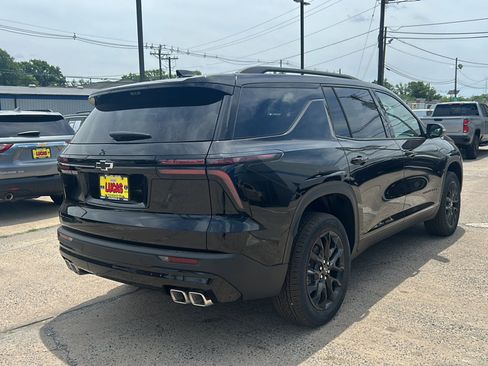 New 2026 Chevrolet Traverse LT w/ Midnight/Sport Edition AWD/4WD image 8
