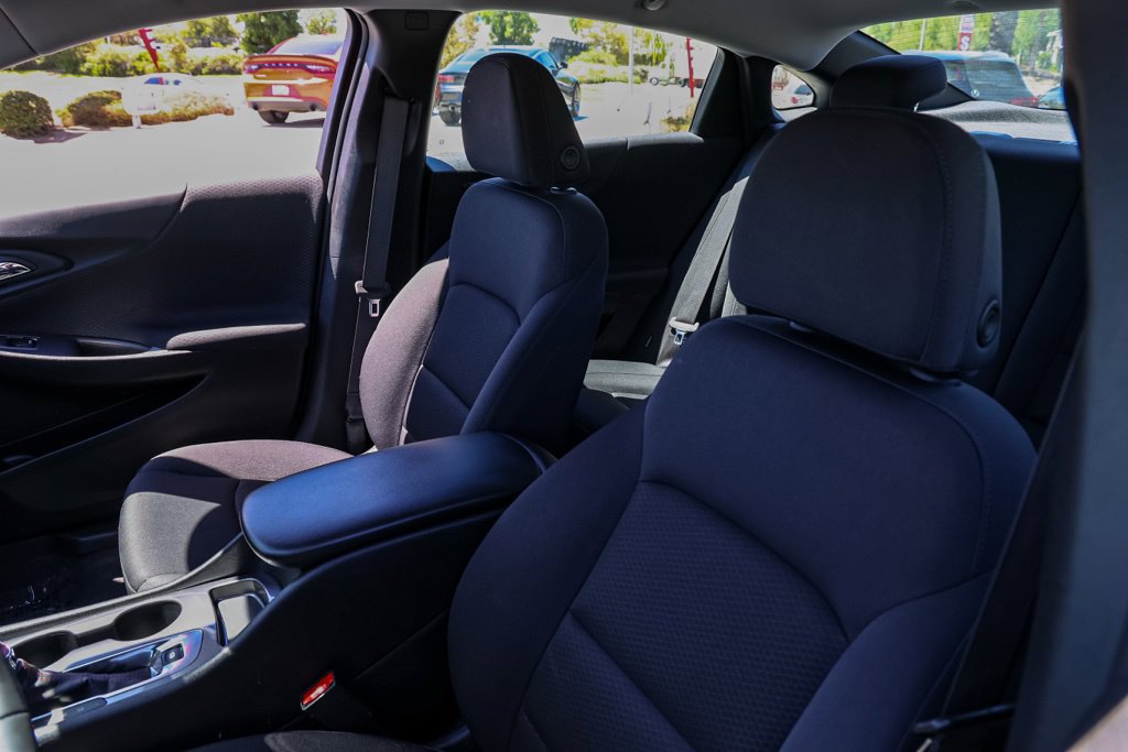 Used 2025 Chevrolet Malibu RS FWD image 16