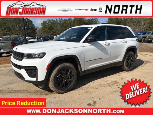 New 2026 Jeep Grand Cherokee Altitude image 1