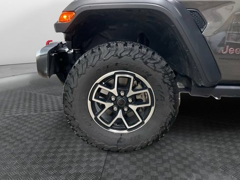 Used 2024 Jeep Wrangler Rubicon AWD/4WD image 14