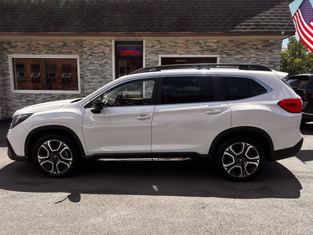 Used 2024 Subaru Ascent Limited AWD/4WD image 4