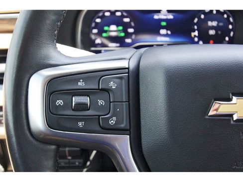 Used 2022 Chevrolet Tahoe Premier w/ Premium Package RWD image 16