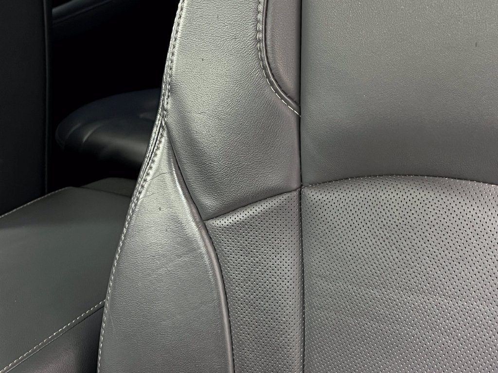 Used 2018 Buick Enclave Essence AWD/4WD image 19