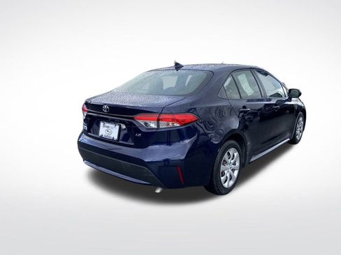 Used 2021 Toyota Corolla LE image 14