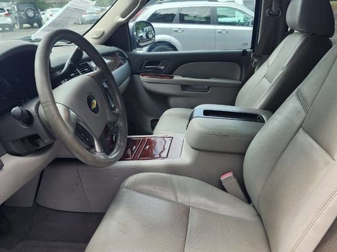 Used 2013 Chevrolet Avalanche LTZ AWD/4WD image 9