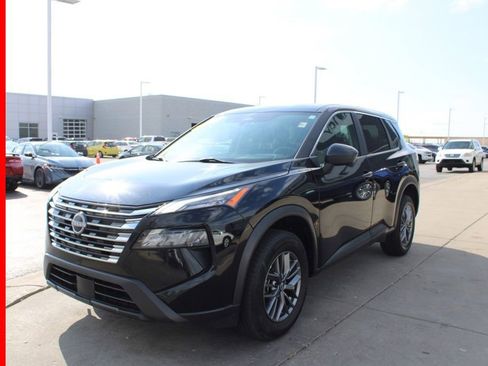 Certified 2024 Nissan Rogue S image 3