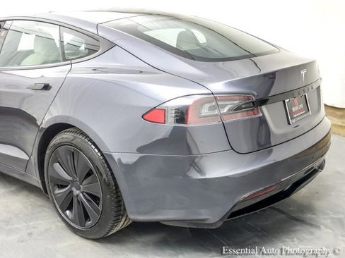 Used 2022 Tesla Model S image 9