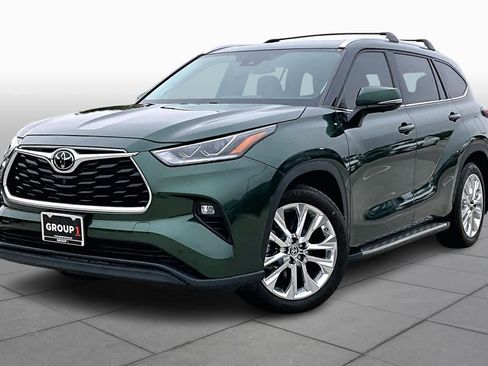 Used 2024 Toyota Highlander Limited image 1
