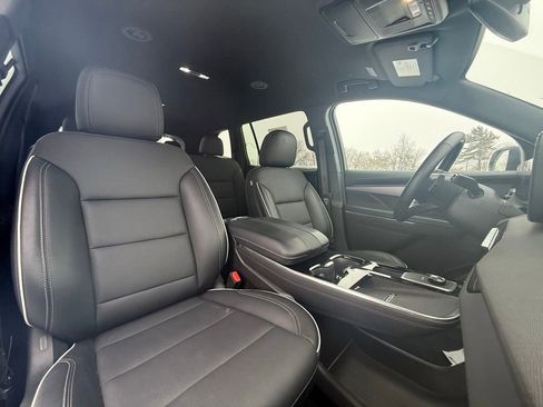 Used 2025 Buick Enclave Preferred image 31