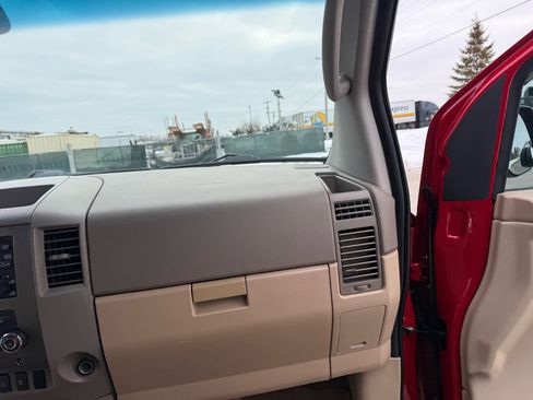 Used 2011 Nissan Titan SV image 30