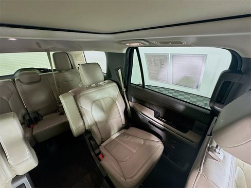 Used 2021 Ford Expedition Limited image 14