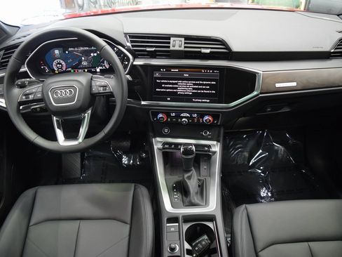 New 2025 Audi Q3 2.0T Premium Plus image 8