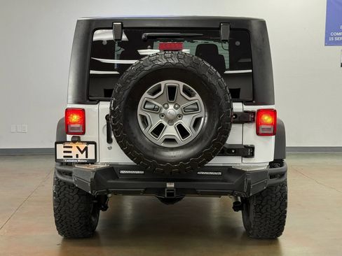 Used 2016 Jeep Wrangler Rubicon w/ Power Convenience Group AWD/4WD image 6