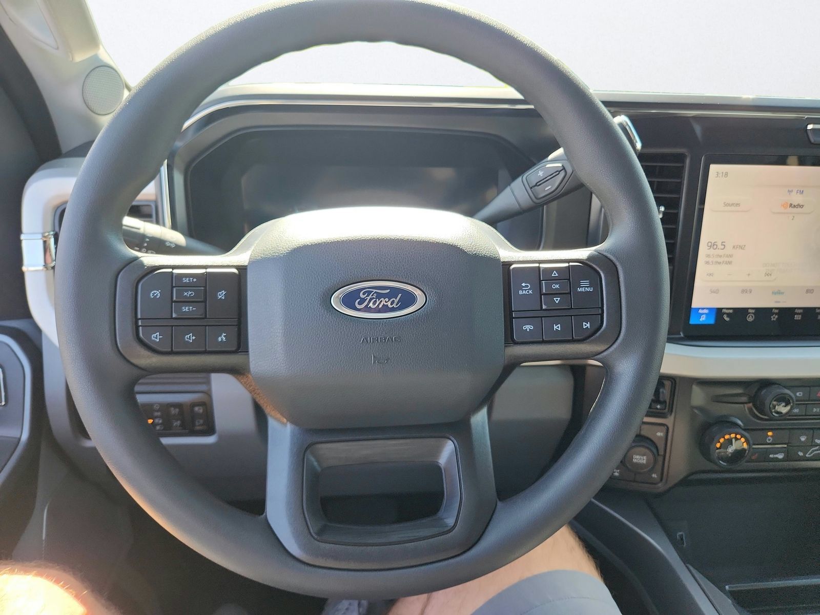 New 2026 Ford F350 XLT w/ XLT Premium Package AWD/4WD image 15