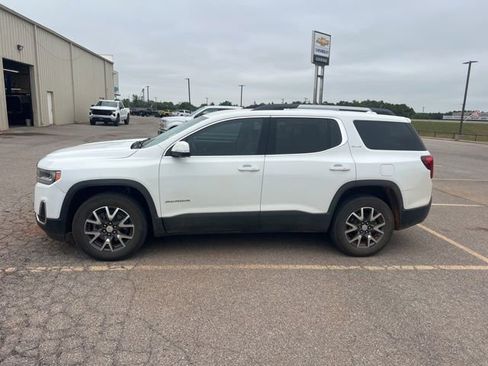 Used 2021 GMC Acadia SLE w/ Driver Convenience Package FWD image 4