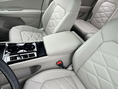 New 2026 Volkswagen Atlas SE image 21