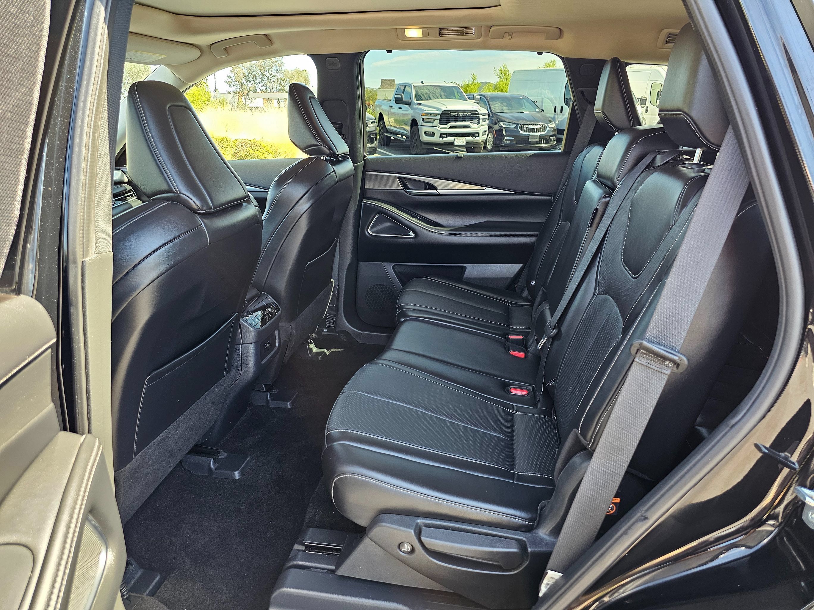 Used 2025 INFINITI QX60 Luxe w/ Vision Package AWD/4WD image 22