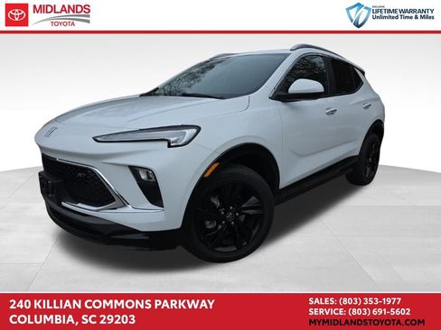 Used 2024 Buick Encore GX Sport Touring image 1