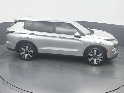 Used 2025 Mitsubishi Outlander SE AWD/4WD image 26