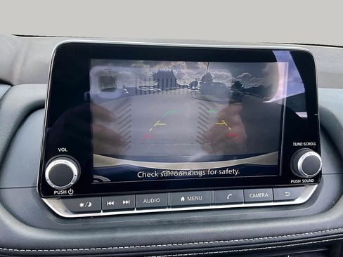 Used 2023 Nissan Rogue S FWD image 24