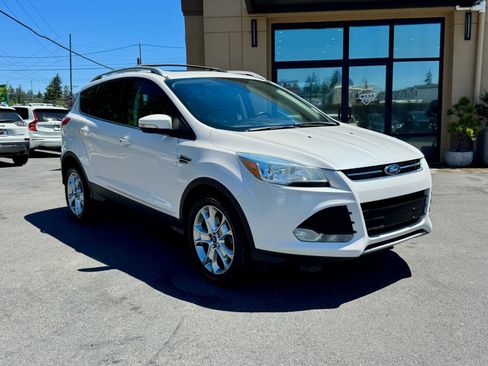 Used 2016 Ford Escape Titanium w/ Canadian Touring Package AWD/4WD image 1