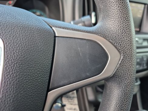 Used 2020 GMC Canyon 2WD Crew Cab w/ Convenience Package image 16
