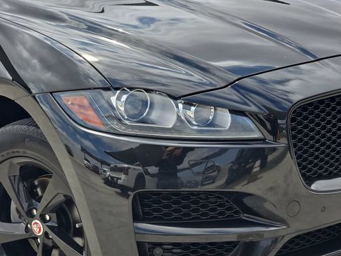 Used 2017 Jaguar F-PACE Premium AWD/4WD image 34