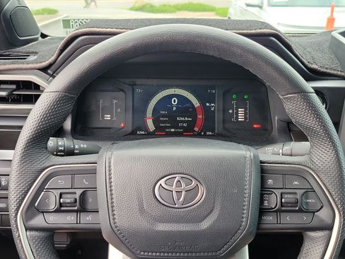 Used 2024 Toyota Tacoma SR5 AWD/4WD image 10