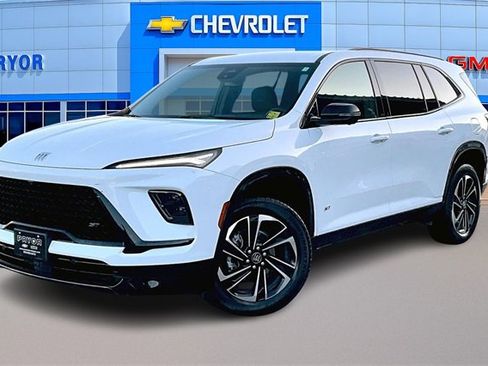 Used 2025 Buick Enclave Sport Touring image 3