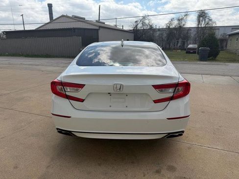Used 2018 Honda Accord Touring image 6