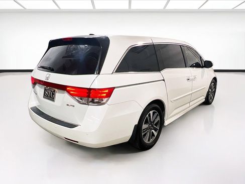 Used 2016 Honda Odyssey Touring Elite image 4