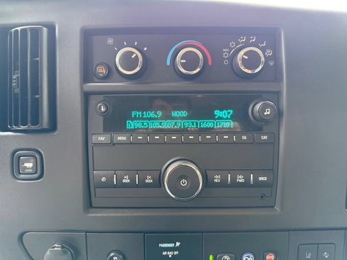 Used 2024 Chevrolet Express 3500 LT w/ LT Preferred Equipment Group RWD image 14