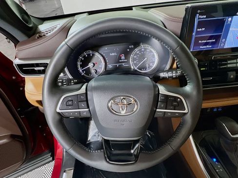 Used 2022 Toyota Highlander Platinum AWD/4WD image 10