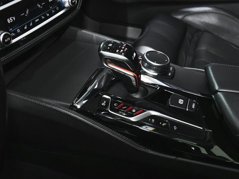 Used 2019 BMW M5 w/ Executive Package image 40